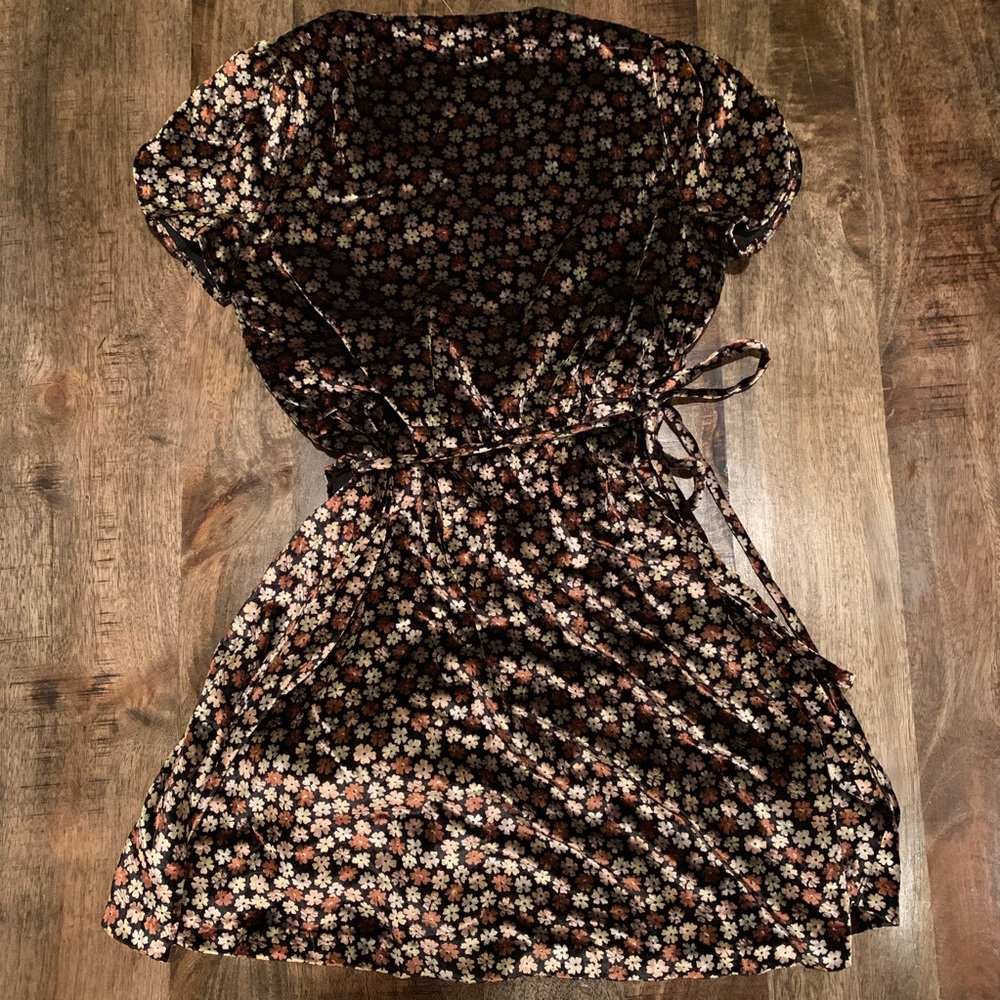 Madewell Velvet Wrap Dress - Picture 5 of 8